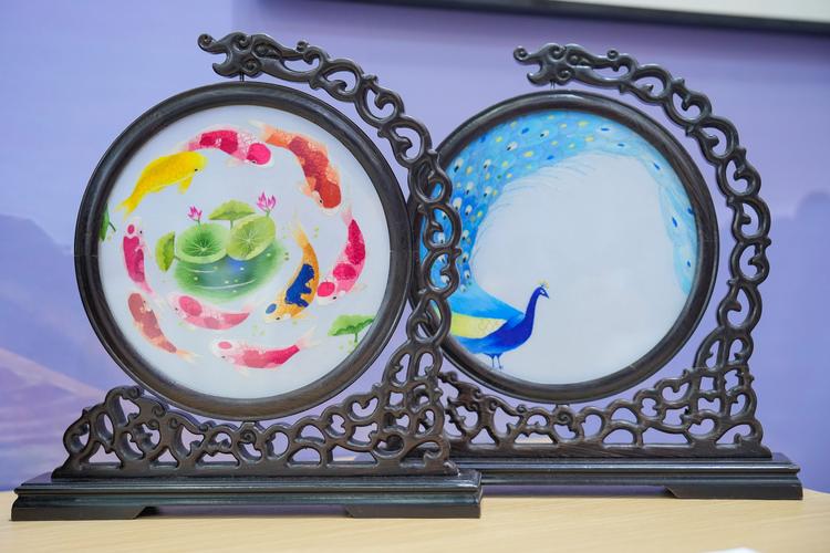 畢節展館人氣火爆 特色產品與工藝美術品備受青睞